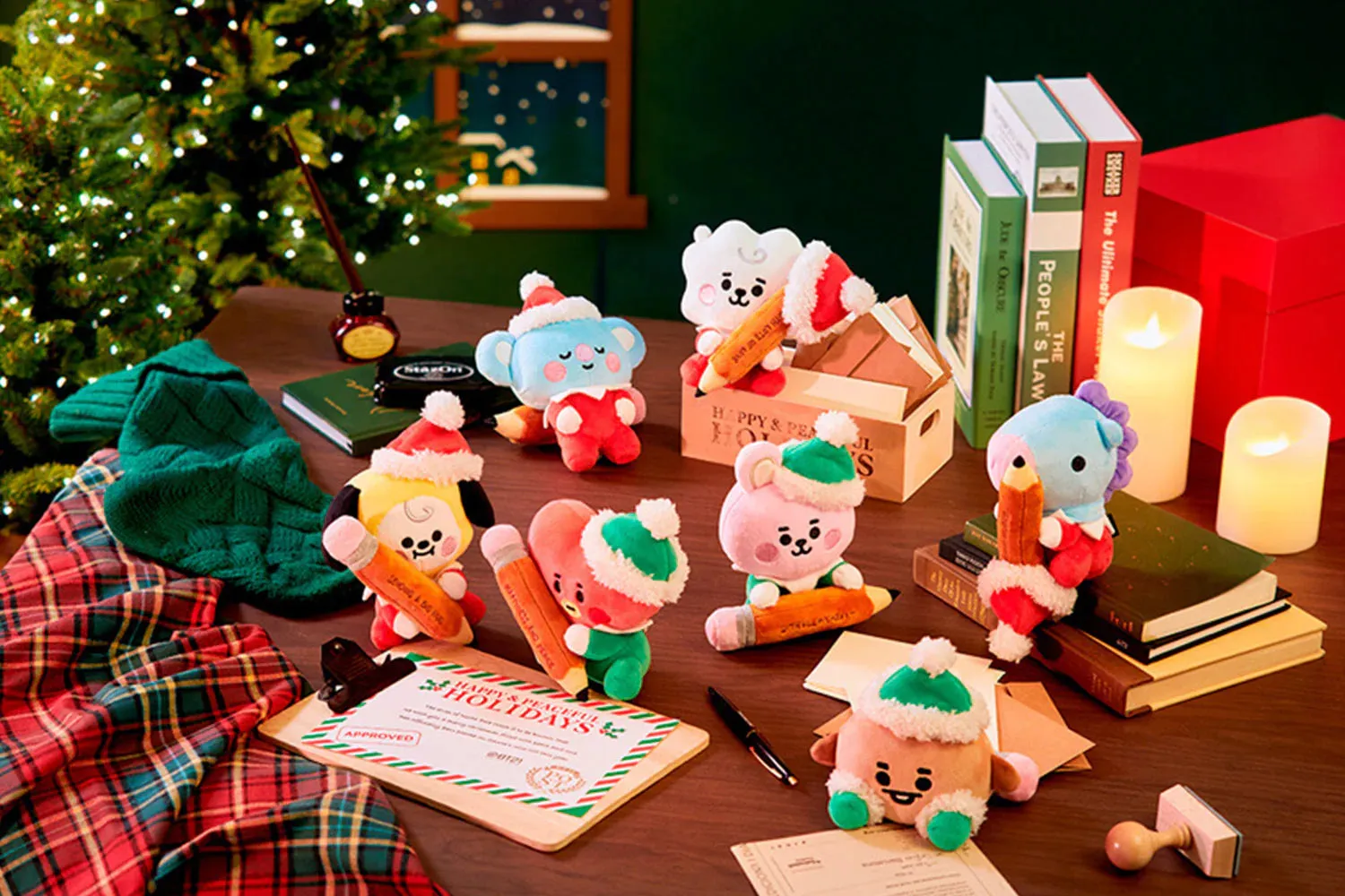 BT21 TATA BABY MINI HOLIDAY STANDING DOLL