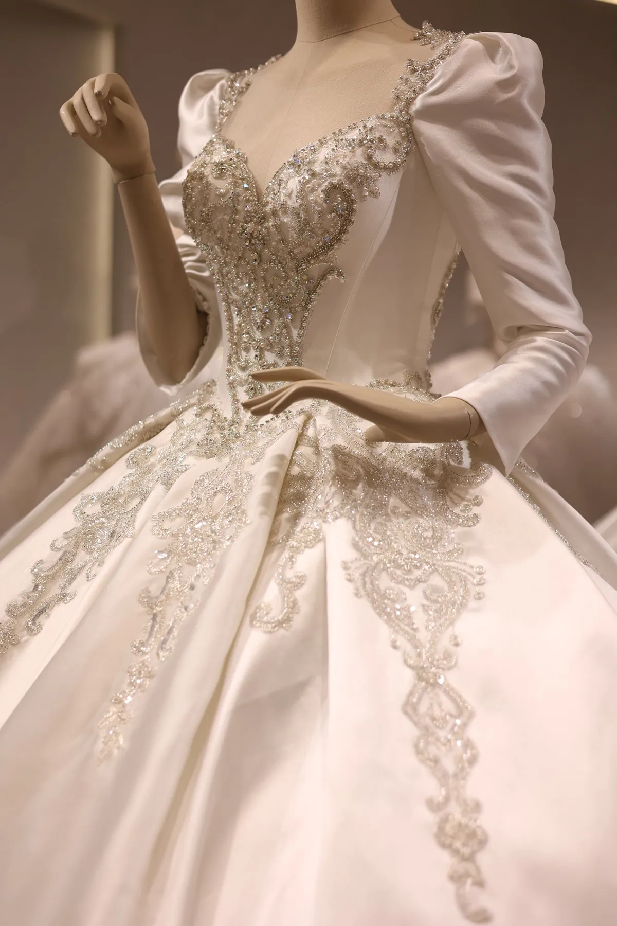 Luxury Off-White Satin Ball Gown Wedding Dress RS035