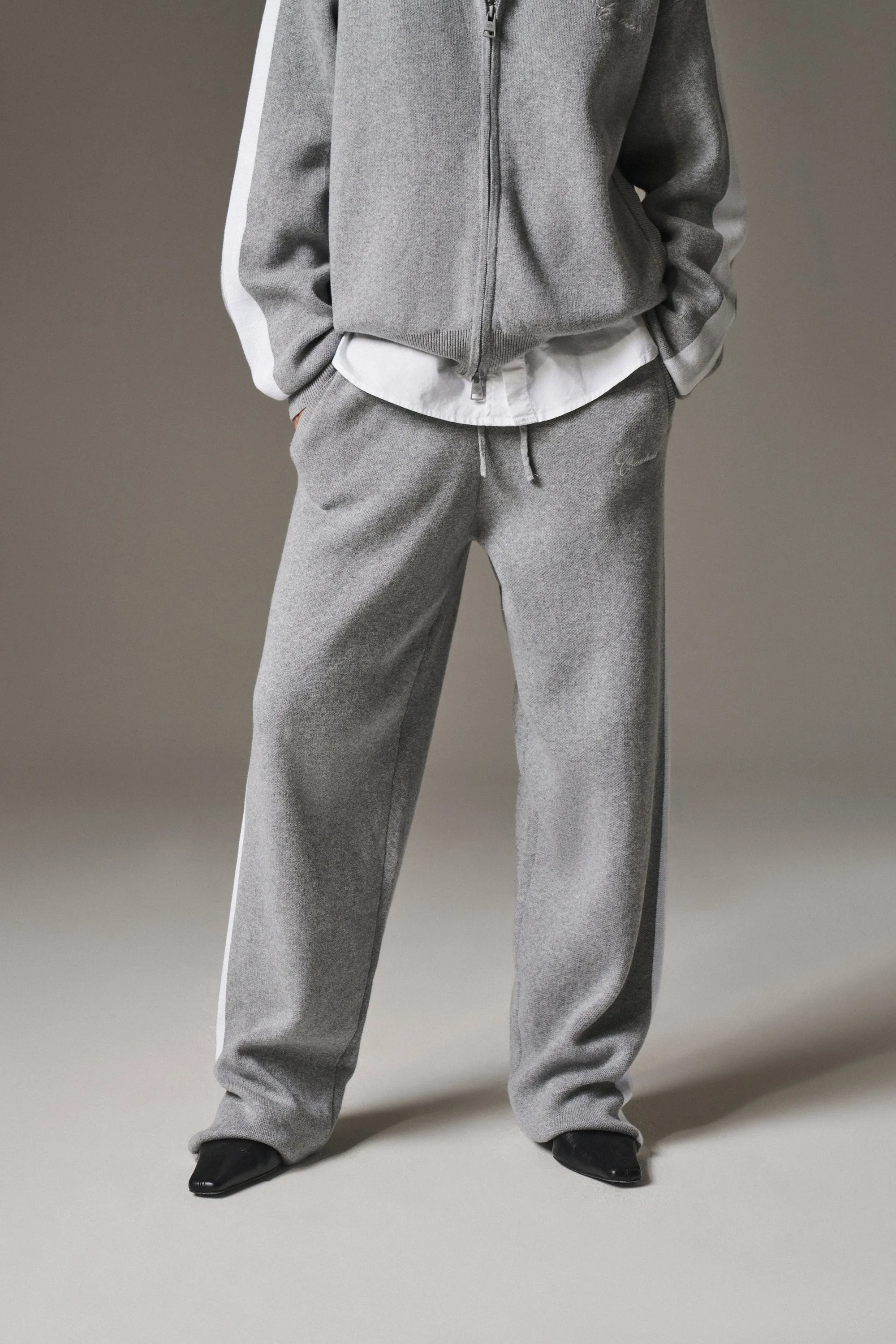 SIDE STRIPE KNITTED JOGGER - GREY MARL